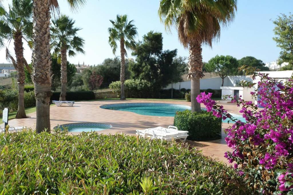 Great 2 Bedroom Apartment With Communal Pool Lagos Exteriör bild