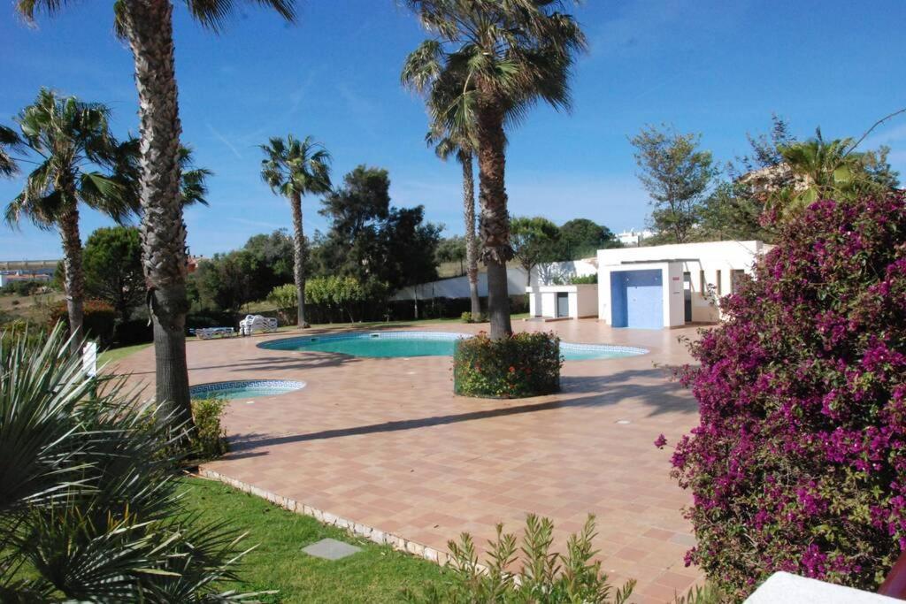 Great 2 Bedroom Apartment With Communal Pool Lagos Exteriör bild