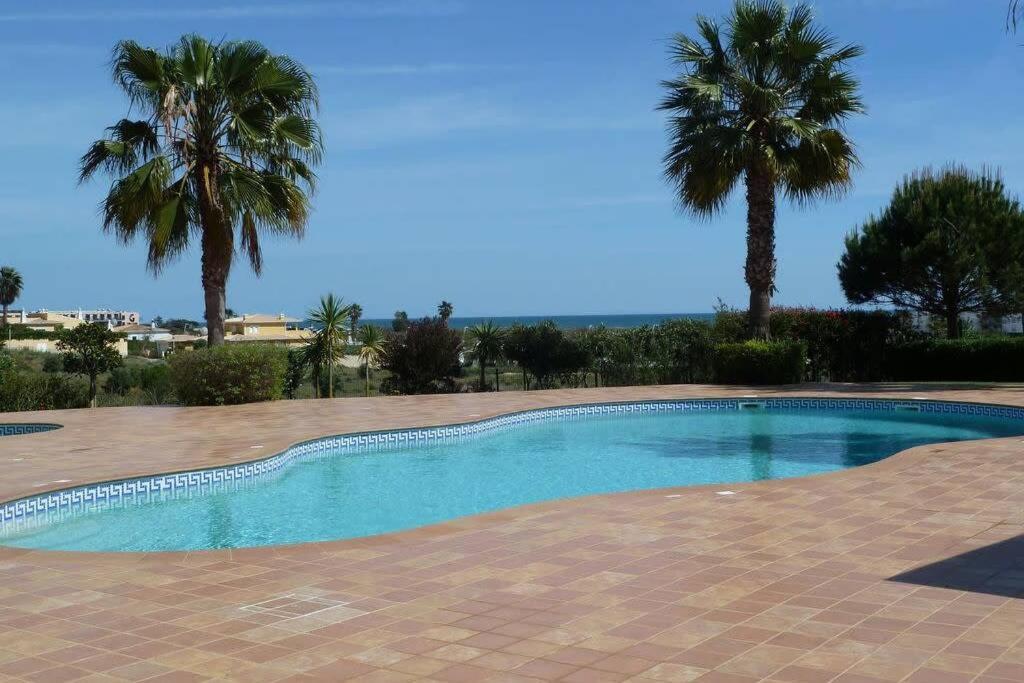 Great 2 Bedroom Apartment With Communal Pool Lagos Exteriör bild